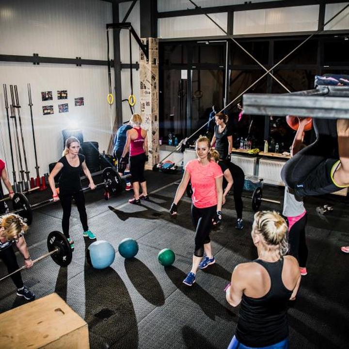 Łączenie crossfitu i siłowni
