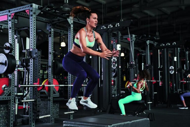 Efektywne połączenie crossfitu z siłownią – odkryj sekrety treningowe