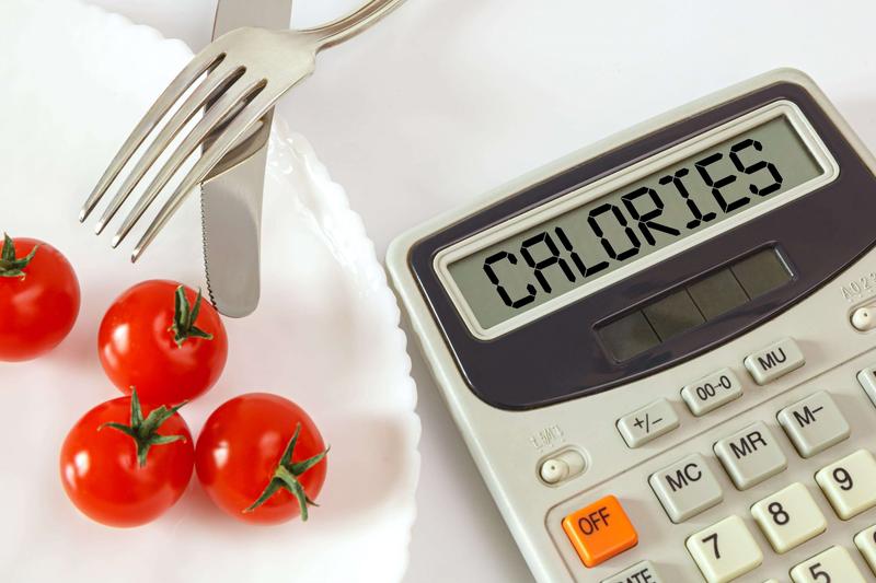 Jak obliczyć, ile kalorii powinnam jeść na diecie, aby schudnąć zdrowo?