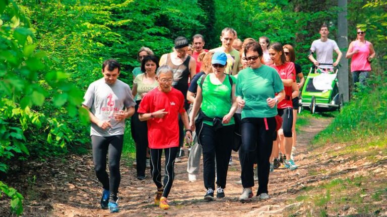 Odkryj tajniki slow joggingu – jak biegać dla zdrowia i przyjemności