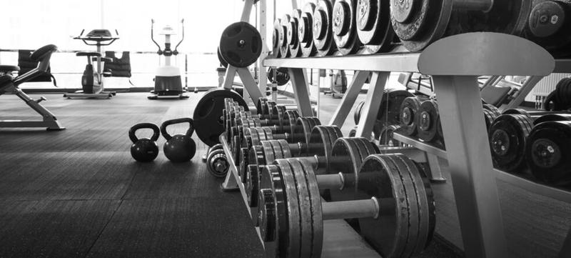 Siłownia dla początkujących: Przewodnik, jak zacząć swoją przygodę z treningiem
