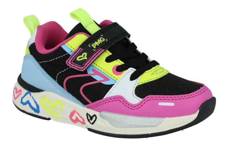 Sportowe obuwie w codziennych stylizacjach