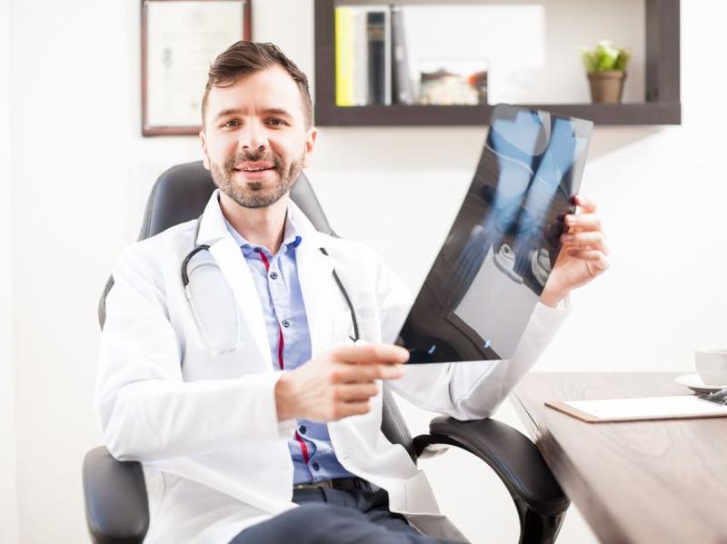 Jaki lekarz przy bólu nóg