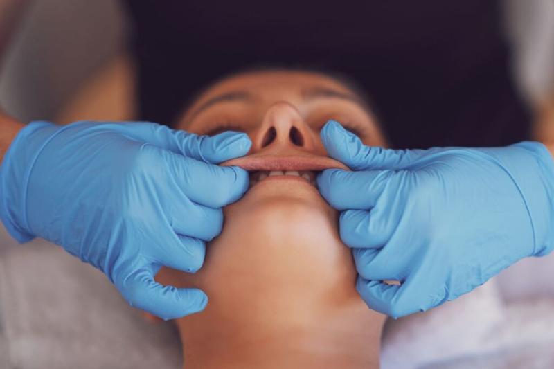 Mięśnie twarzy i kontur twarzy