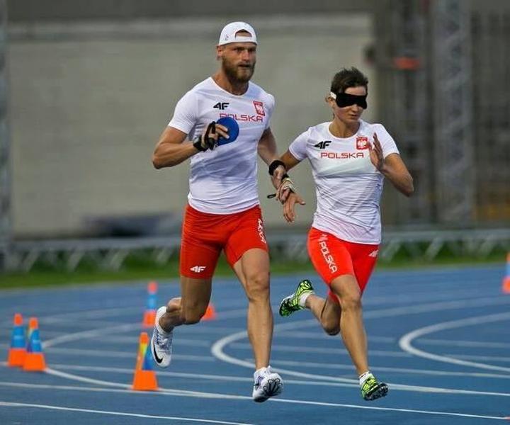 Z kim biega Joanna Mazur? Odkryj tajemnice jej biegowych partnerów