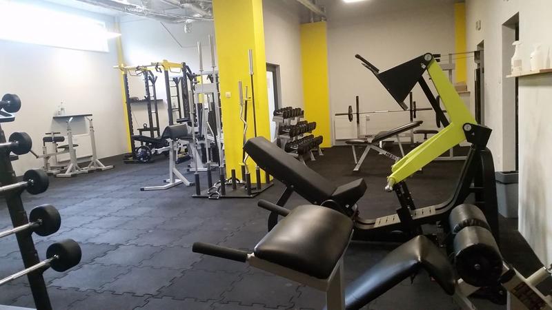 Basen czy siłownia: gdzie skuteczniej schudniesz?