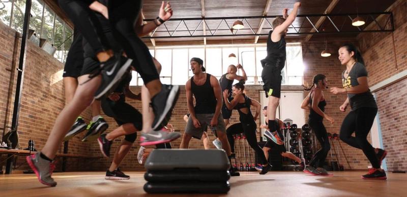 Trening obwodowy – co to takiego i jak wpływa na Twoją kondycję?