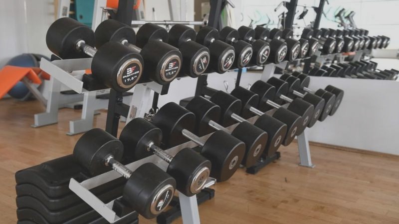 Gdzie znaleźć które siłownie otwarte i gotowe na trening?